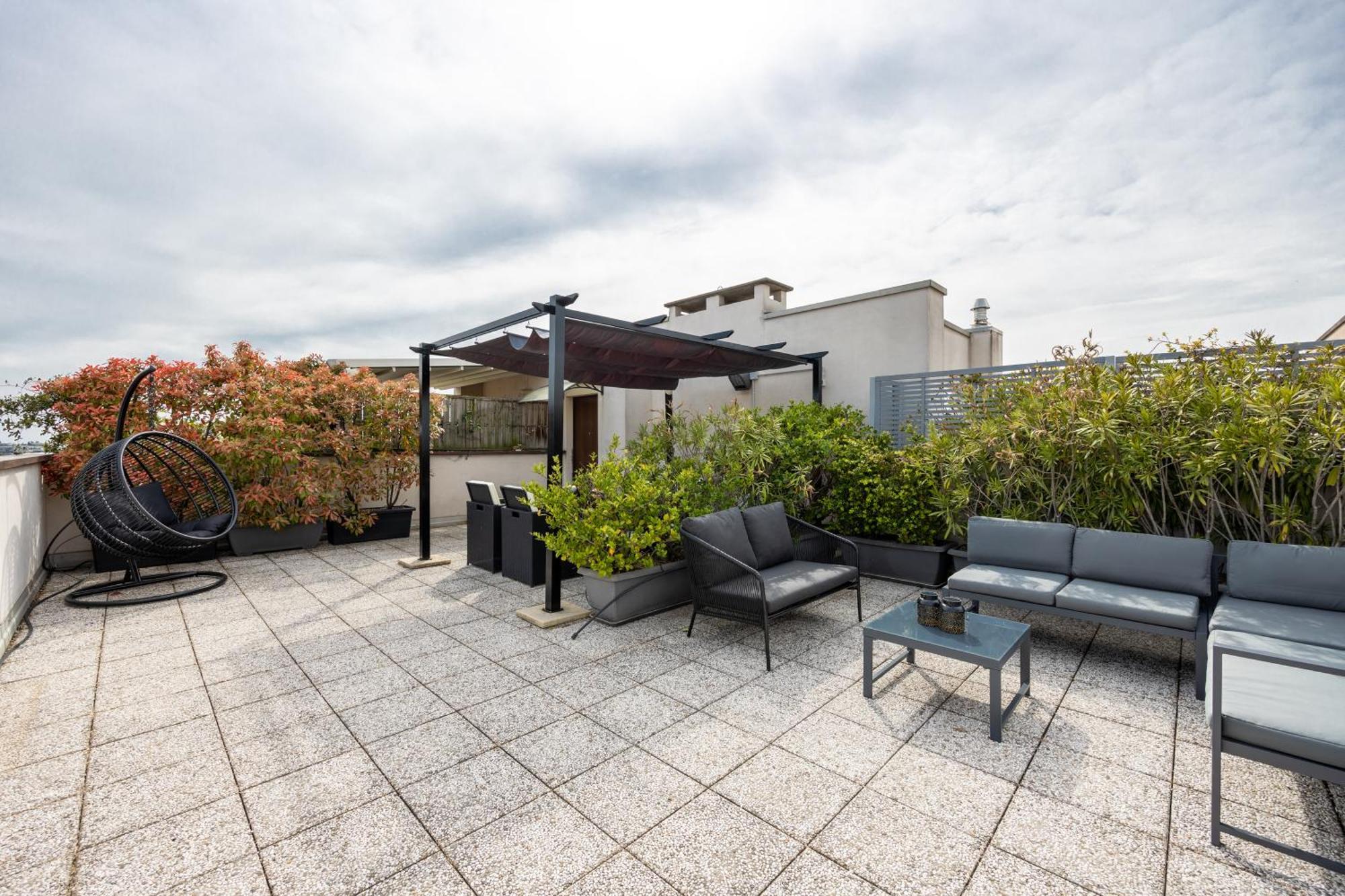 Bocconi'S Nest - Close To Duomo With Terrace Milan Extérieur photo